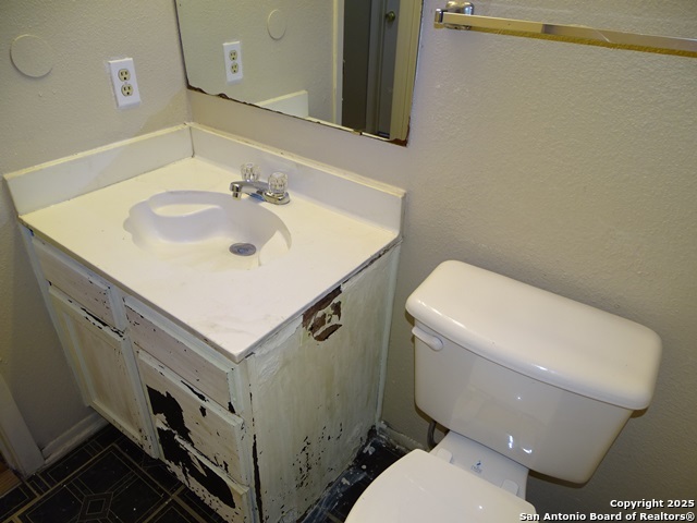 Listing photo id 24 for 5931 Sunrise Village