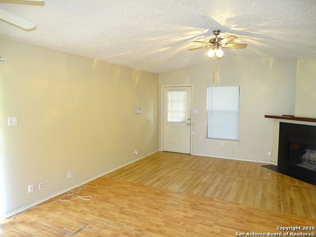 Listing photo id 3 for 5931 Sunrise Village