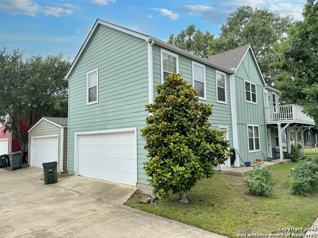 Listing photo id 3 for 426 Shadow Point Ab