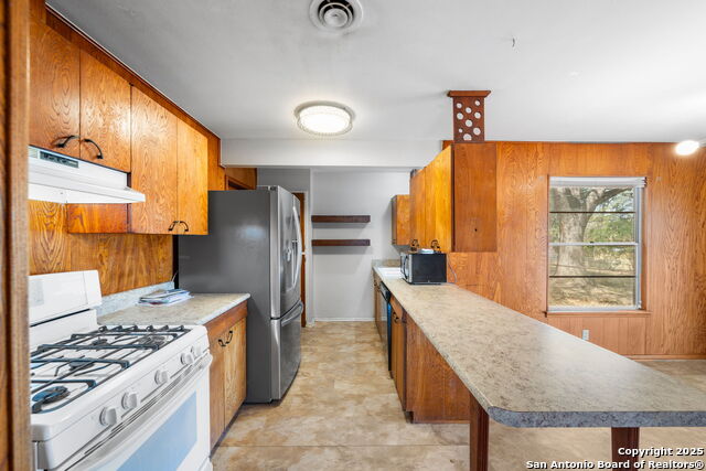 Image 3 of 5 For 435 Harcourt Avenue