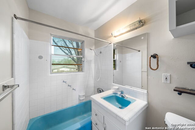 Image 4 of 5 For 435 Harcourt Avenue