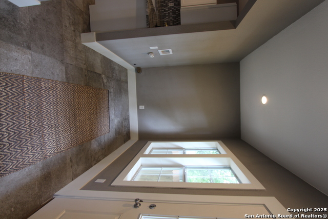 Image 10 of 18 For 1427 Burnet Street