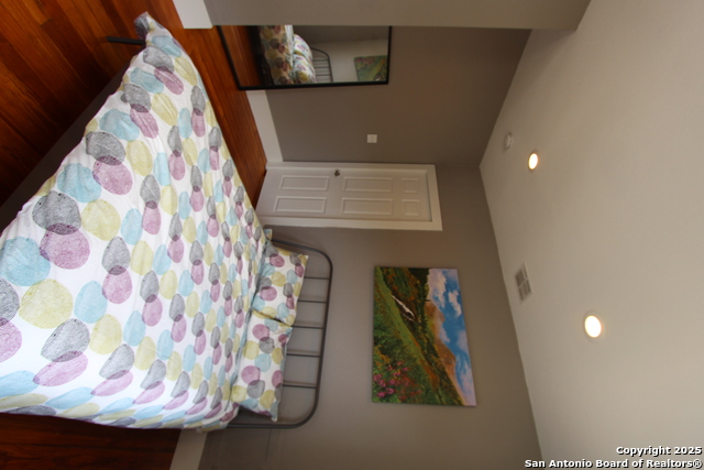 Image 16 of 18 For 1427 Burnet Street