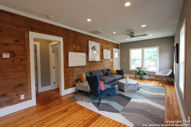 Image 3 of 18 For 1427 Burnet Street