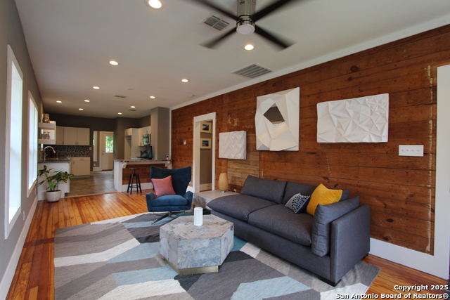 Image 5 of 18 For 1427 Burnet Street