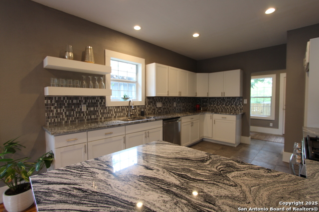 Image 6 of 18 For 1427 Burnet Street