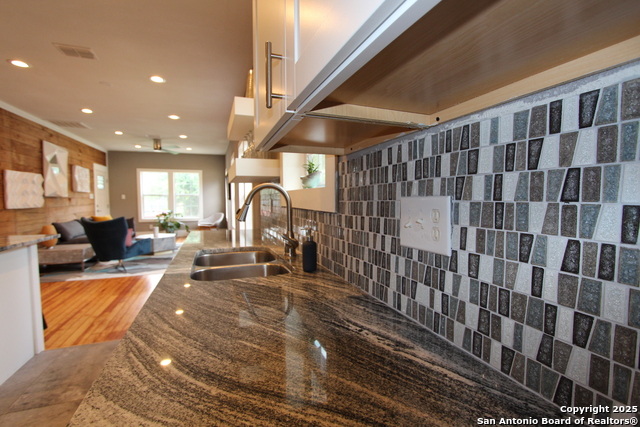 Image 8 of 18 For 1427 Burnet Street