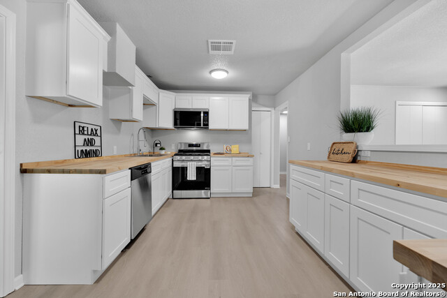 Listing photo id 8 for 97 Denton  