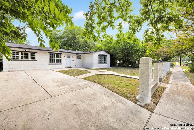 Listing photo id 2 for 97 Denton  