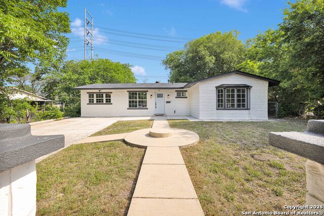 Listing photo id 4 for 97 Denton  