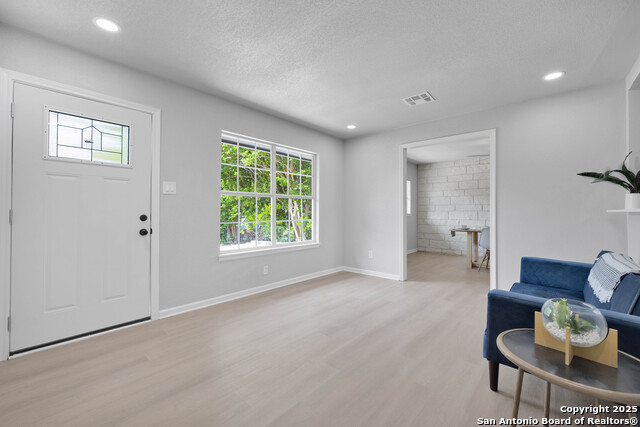 Listing photo id 6 for 97 Denton  