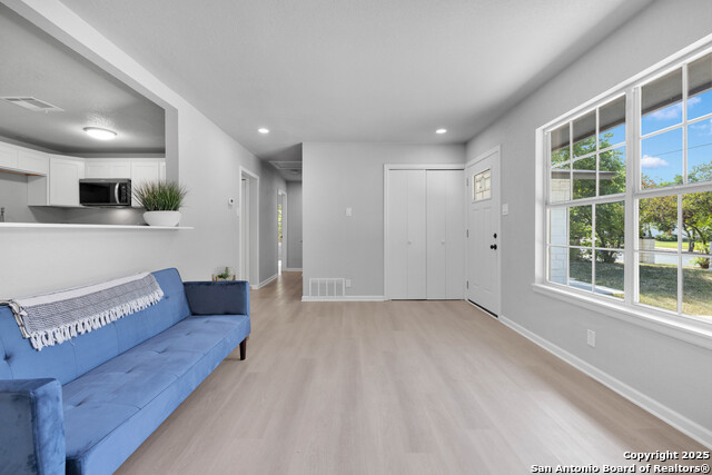 Listing photo id 7 for 97 Denton  
