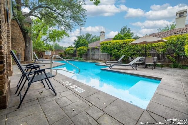 Image 5 of 21 For 8103 New Braunfels N 19