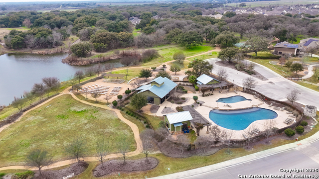 Listing photo id 2 for 9405 Chatside