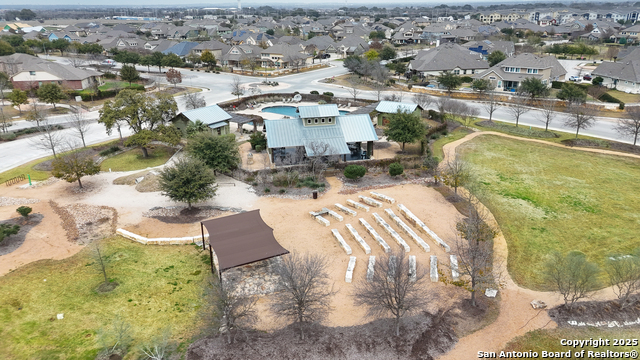 Listing photo id 4 for 9405 Chatside