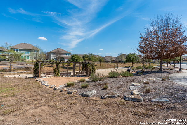 Listing photo id 5 for 9405 Chatside