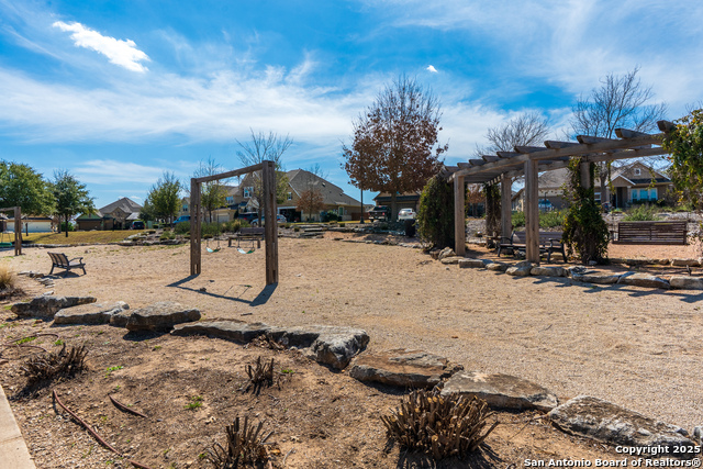 Listing photo id 6 for 9405 Chatside