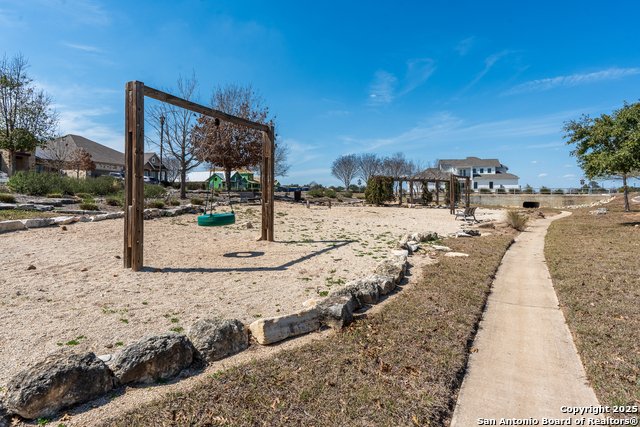 Listing photo id 7 for 9409 Chatside