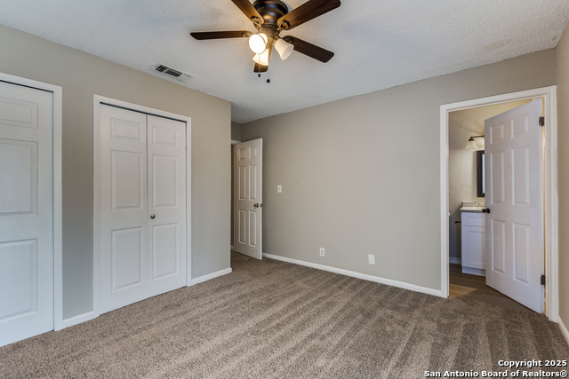 Listing photo id 18 for 5930 Midcrown Dr