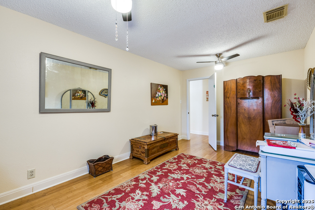 Image 12 of 23 For 9618 Alderwood