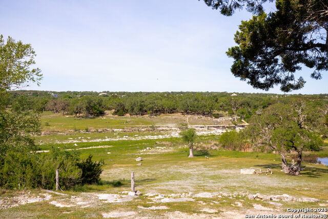 Listing photo id 10 for 2232 Valley
