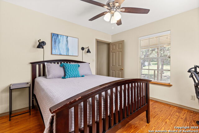 Listing photo id 21 for 2232 Valley