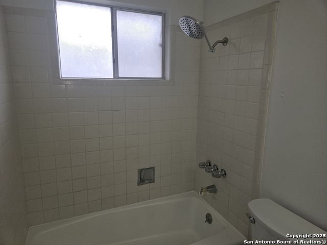 Listing photo id 10 for 6825 Grass Valley Dr