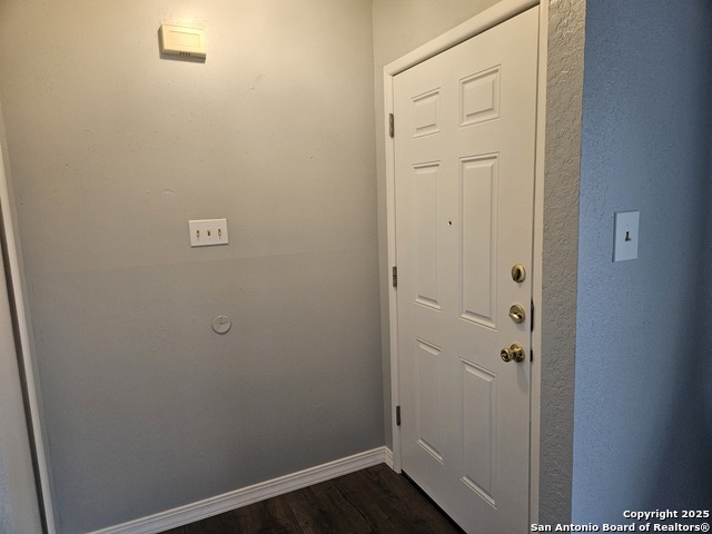 Listing photo id 0 for 6825 Grass Valley Dr