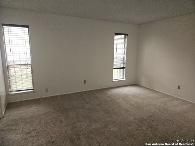 Listing photo id 18 for 6825 Grass Valley Dr