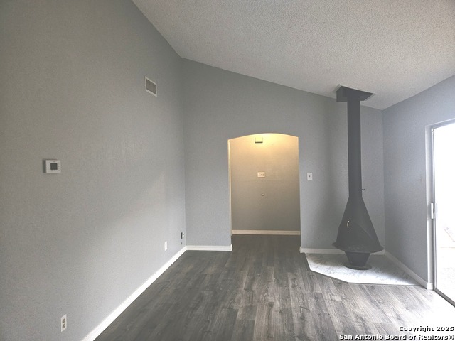 Listing photo id 1 for 6825 Grass Valley Dr