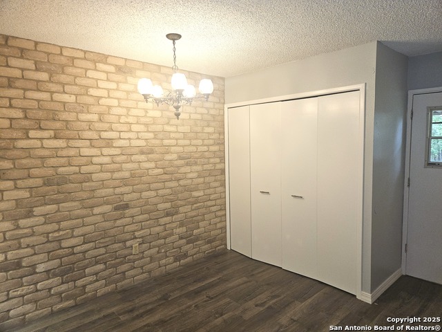 Listing photo id 3 for 6825 Grass Valley Dr