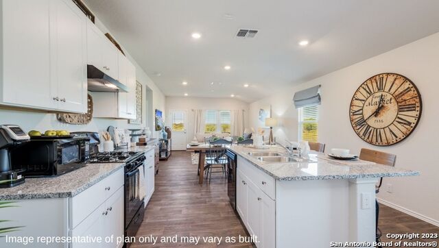 Listing photo id 5 for 1439 Chianti Pass