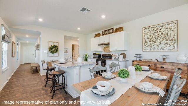 Listing photo id 6 for 1439 Chianti Pass