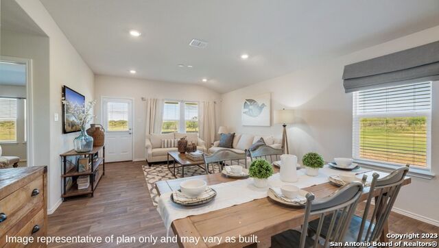 Listing photo id 7 for 1439 Chianti Pass