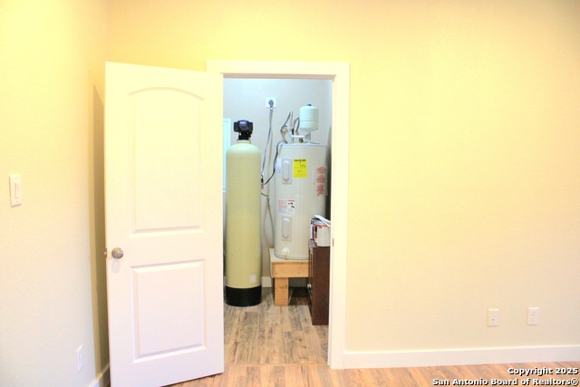Image 21 of 34 For 9160 Aqua Dr