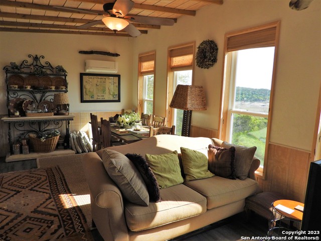 Listing photo id 9 for 171 Sunset Drive