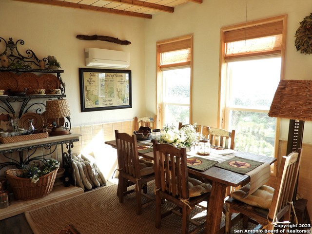 Listing photo id 10 for 171 Sunset Drive