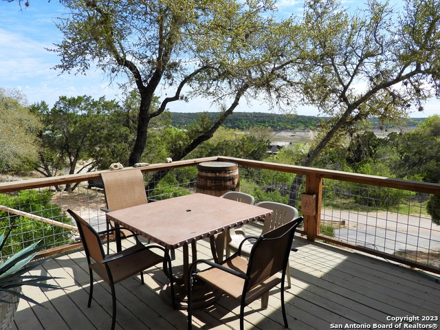 Listing photo id 6 for 171 Sunset Drive