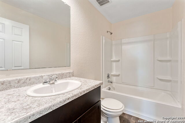 Image 17 of 25 For 8130 Crestway Landing