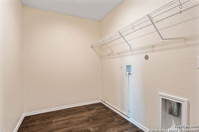 Image 21 of 25 For 8130 Crestway Landing