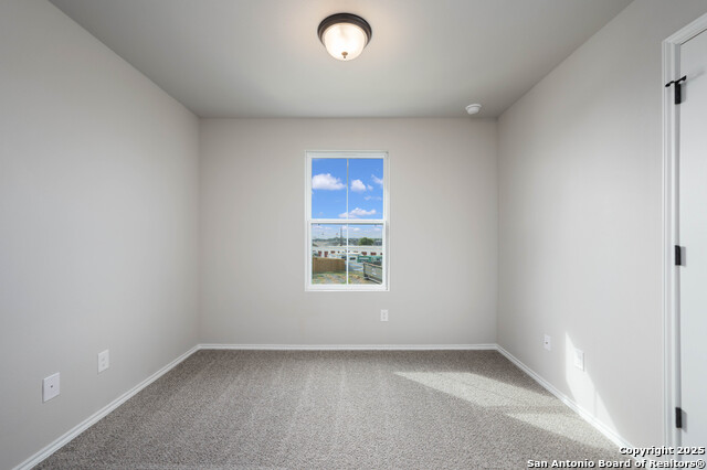 Listing photo id 15 for 8611 Valentina