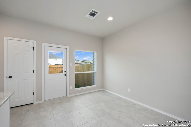 Listing photo id 4 for 8611 Valentina