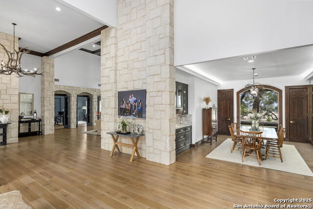 Listing photo id 18 for 113 Carino Cv