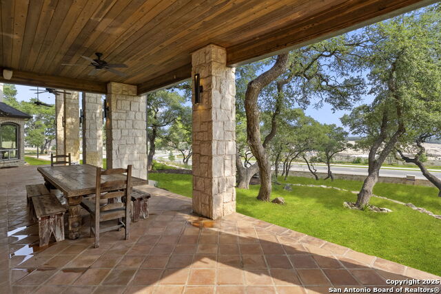 Listing photo id 33 for 113 Carino Cv