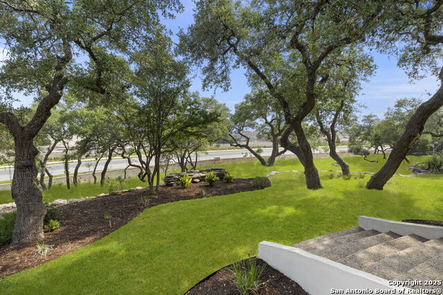 Listing photo id 37 for 113 Carino Cv