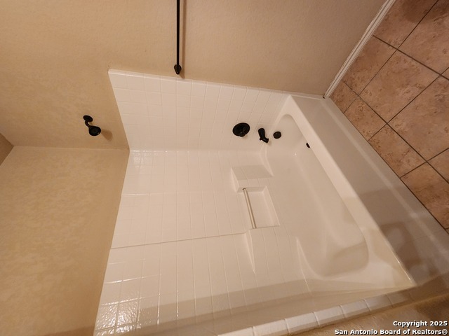 Image 18 of 27 For 538 Creekside Circle