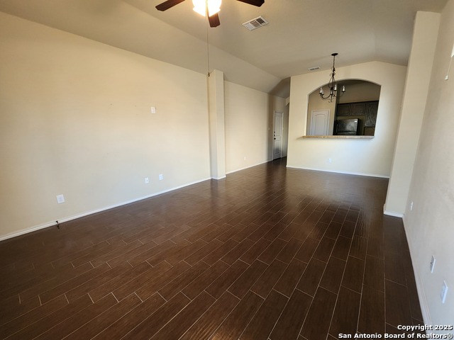 Image 4 of 27 For 538 Creekside Circle