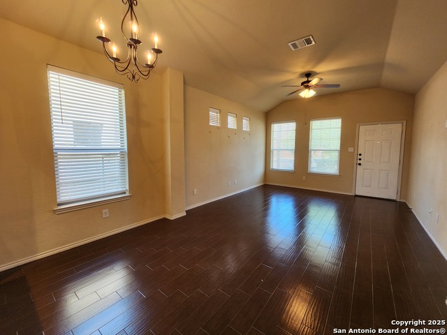 Image 7 of 27 For 538 Creekside Circle