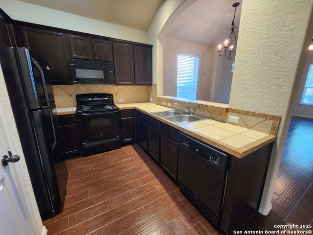 Image 9 of 27 For 538 Creekside Circle