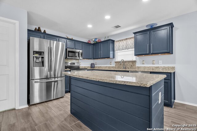 Listing photo id 10 for 7715 Beechnut Oak